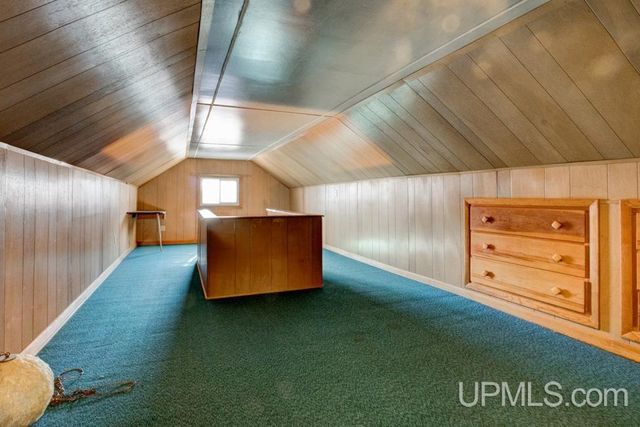 4113 N Shore Drive, Menominee, MI 49858