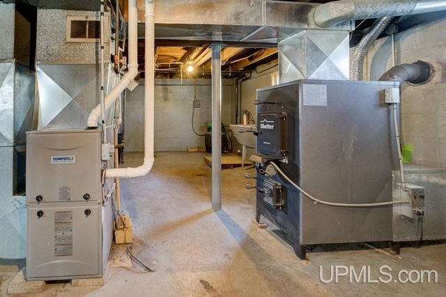 4113 N Shore Drive, Menominee, MI 49858