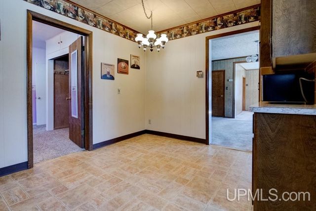 4113 N Shore Drive, Menominee, MI 49858