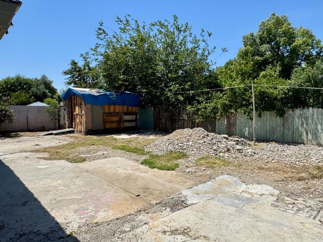 1620 N D Street, Madera, CA 93638
