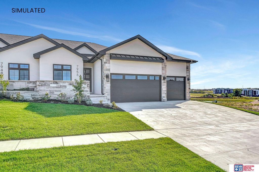 8032 S 43rd Street, Lincoln, NE 68516