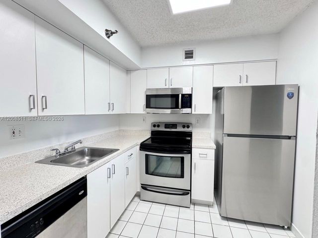 3300 NE 191st St 516, Aventura, FL 33180