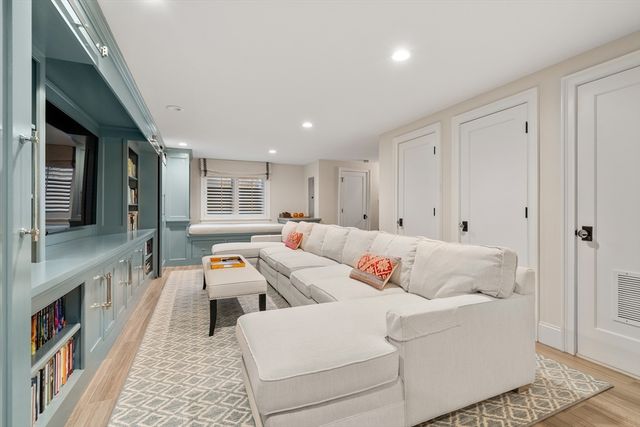 39 Hammond Street 2, Cambridge, MA 02138