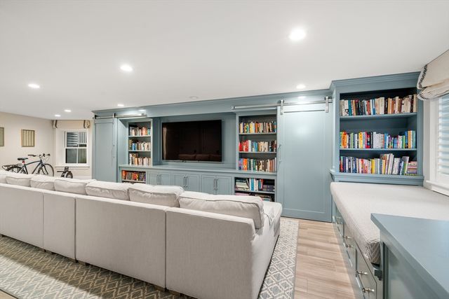 39 Hammond Street 2, Cambridge, MA 02138