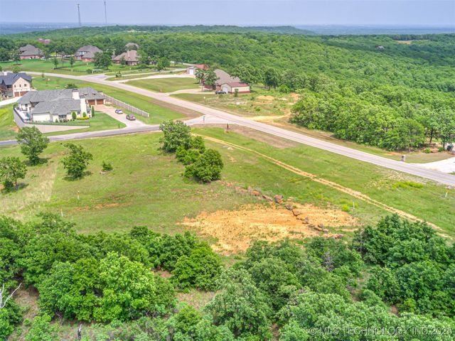 33 Catalina Boulevard, Sperry, OK 74073