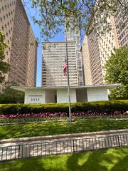 3950 N Lake Shore Drive 1207, Chicago, IL 60613