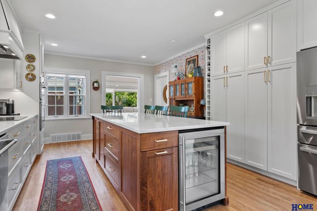 2809 Woodsdale Boulevard, Lincoln, NE 68502