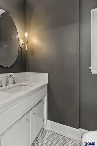2809 Woodsdale Boulevard, Lincoln, NE 68502