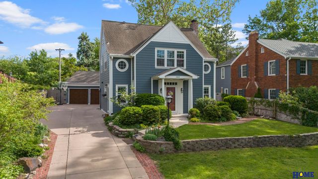 2809 Woodsdale Boulevard, Lincoln, NE 68502