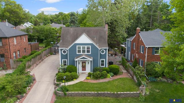 2809 Woodsdale Boulevard, Lincoln, NE 68502
