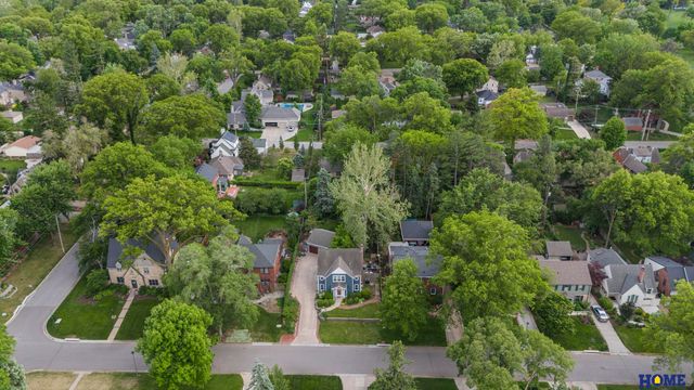 2809 Woodsdale Boulevard, Lincoln, NE 68502