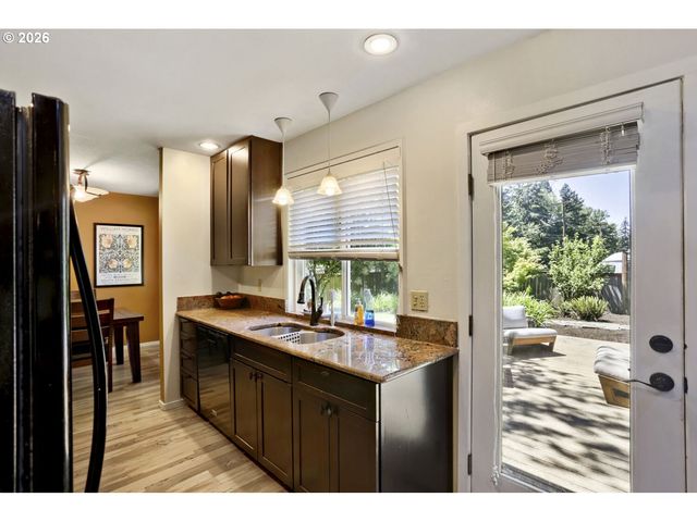 8735 Sw 75TH Ave, Portland, OR 97223