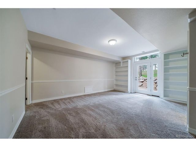 4336 Mohawk Dr, Larkspur, CO 80118
