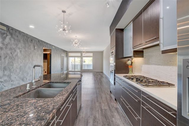 8925 West Flamingo Road 111, Las Vegas, NV 89147