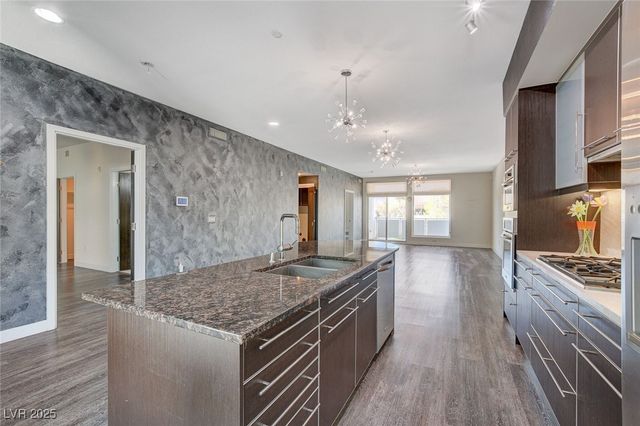 8925 West Flamingo Road 111, Las Vegas, NV 89147