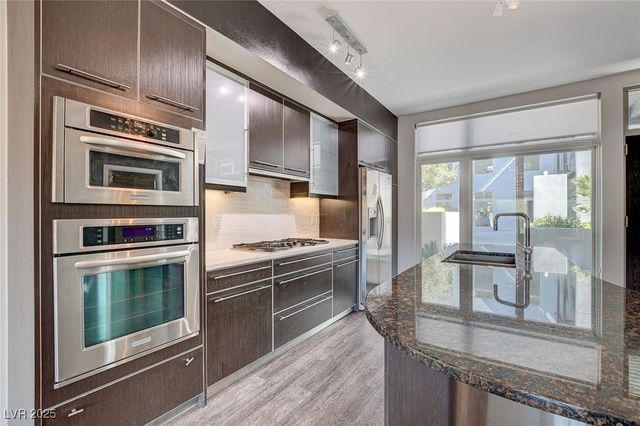 8925 West Flamingo Road 111, Las Vegas, NV 89147