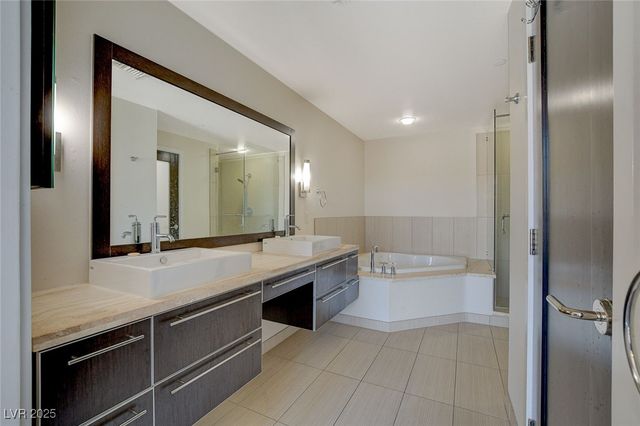 8925 West Flamingo Road 111, Las Vegas, NV 89147