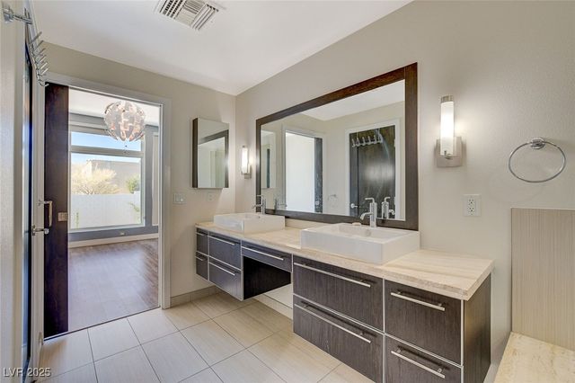 8925 West Flamingo Road 111, Las Vegas, NV 89147