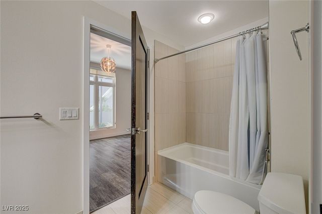 8925 West Flamingo Road 111, Las Vegas, NV 89147