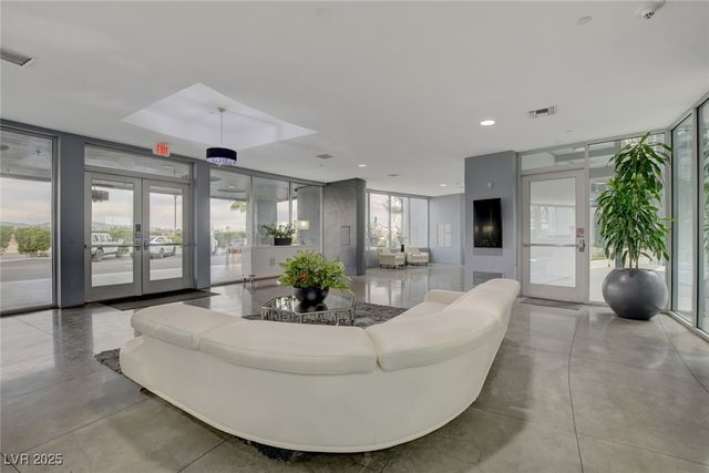 8925 West Flamingo Road 111, Las Vegas, NV 89147