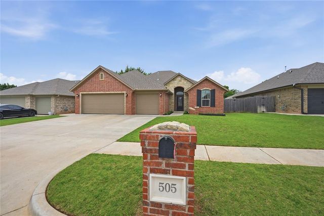 505 Pinewood Drive, Moore, OK 73160