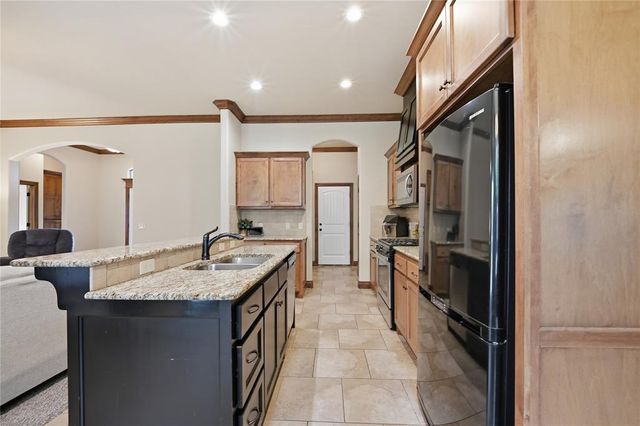 505 Pinewood Drive, Moore, OK 73160