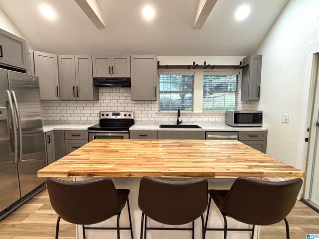 2230 MOUNTAIN VIEW ROAD, Birmingham, AL 35210