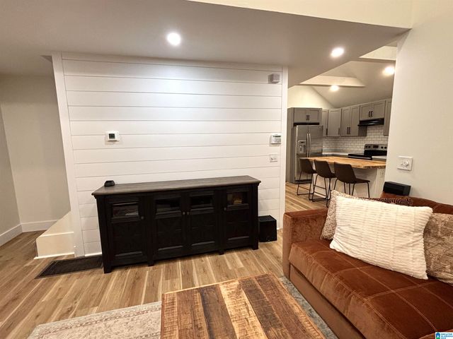 2230 MOUNTAIN VIEW ROAD, Birmingham, AL 35210