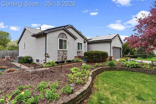 4713 Desert Bridge Court, Highland Charter Township, MI 48356