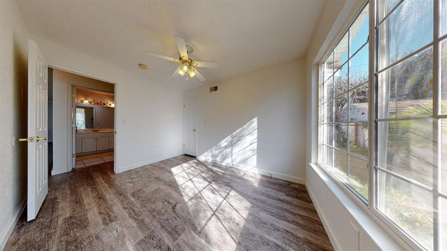 2404 Queenaire Ln, Modesto, CA 95350