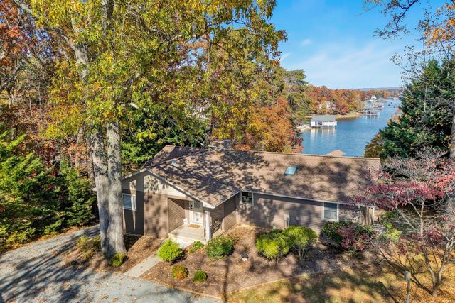 6347 Scruggs RD, Moneta, VA 24121