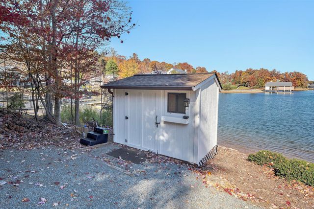 6347 Scruggs RD, Moneta, VA 24121