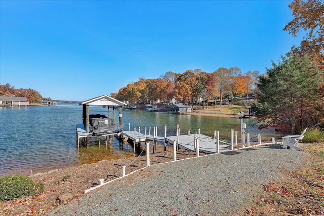 6347 Scruggs RD, Moneta, VA 24121