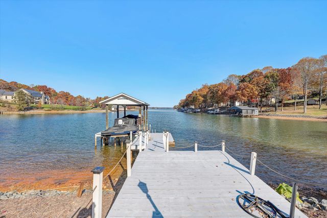 6347 Scruggs RD, Moneta, VA 24121