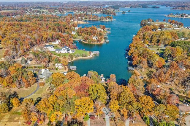 6347 Scruggs RD, Moneta, VA 24121