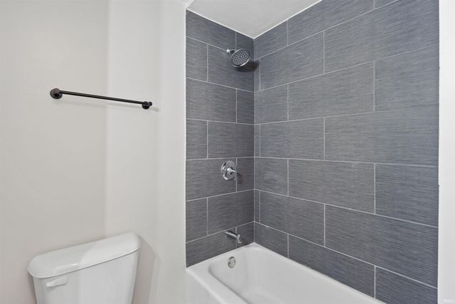 63 E McKeever Street, Andrews, IN 46702