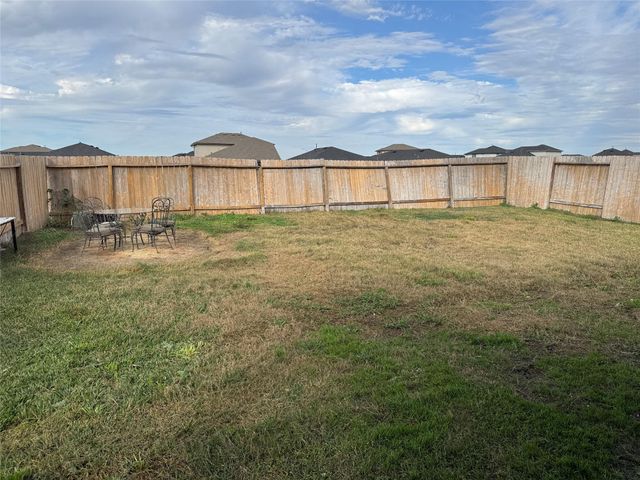 1011 Emerald Castle Drive, Rosharon, TX 77583