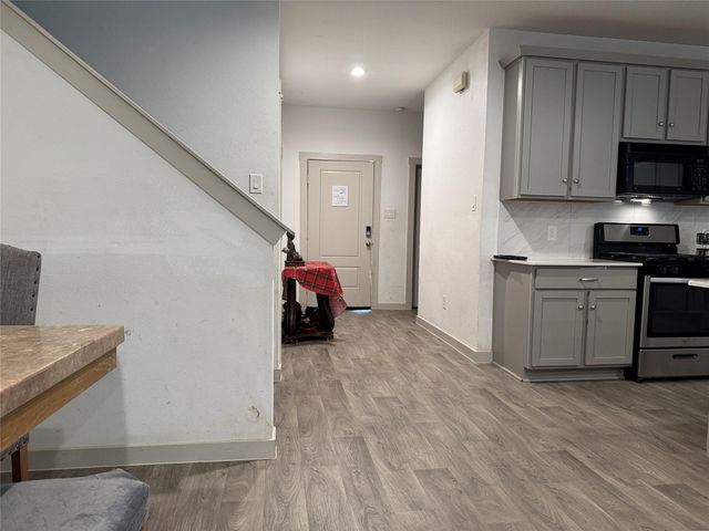 1011 Emerald Castle Drive, Rosharon, TX 77583