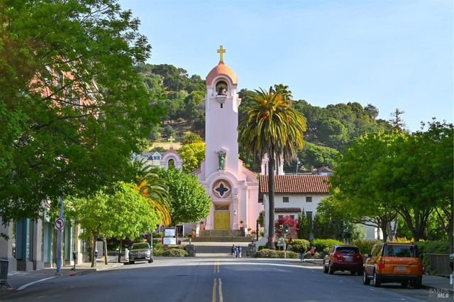 251 W End Ave, San Rafael, CA 94901