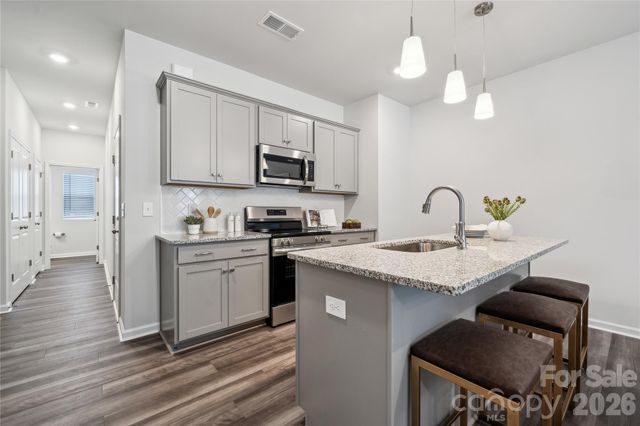 5609 Retledge Street 33, Charlotte, NC 28269