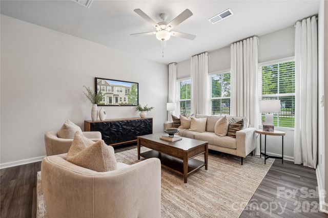 5609 Retledge Street 33, Charlotte, NC 28269