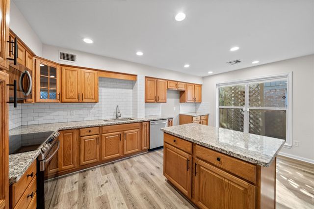 5711 Lorinowoods Drive, Houston, TX 77066