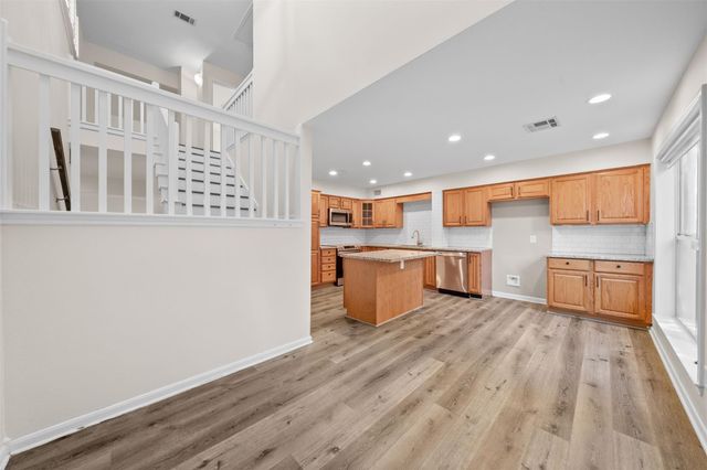 5711 Lorinowoods Drive, Houston, TX 77066