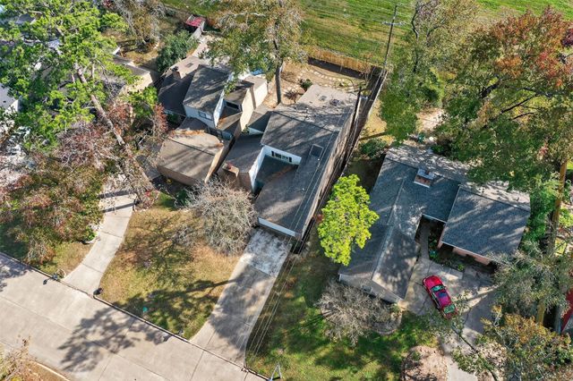 5711 Lorinowoods Drive, Houston, TX 77066