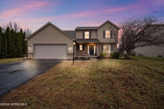 2345 Woods Edge Road, Perrysburg, OH 43551