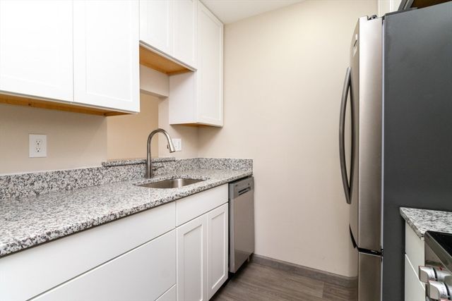 133 Commander Shea Blvd 204, Quincy, MA 02171