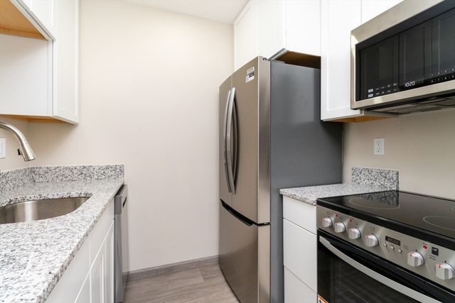 133 Commander Shea Blvd 204, Quincy, MA 02171