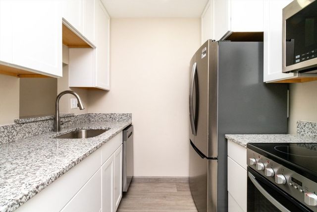 133 Commander Shea Blvd 204, Quincy, MA 02171