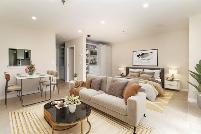 133 Commander Shea Blvd 204, Quincy, MA 02171