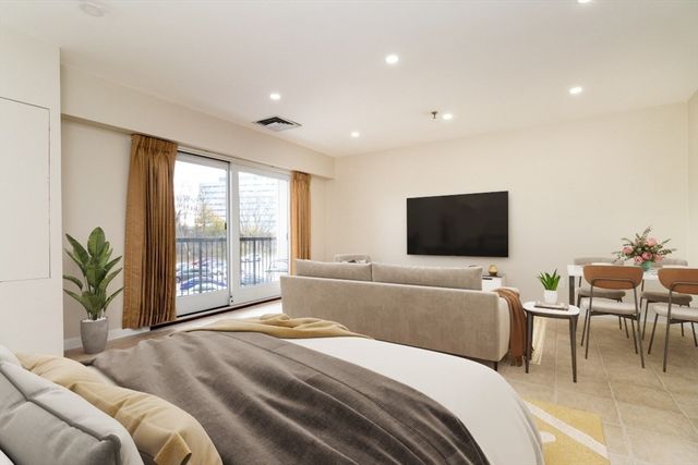 133 Commander Shea Blvd 204, Quincy, MA 02171